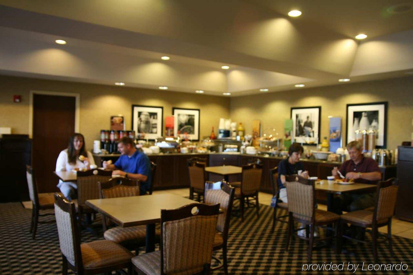 Hampton Inn Marshall Restoran gambar